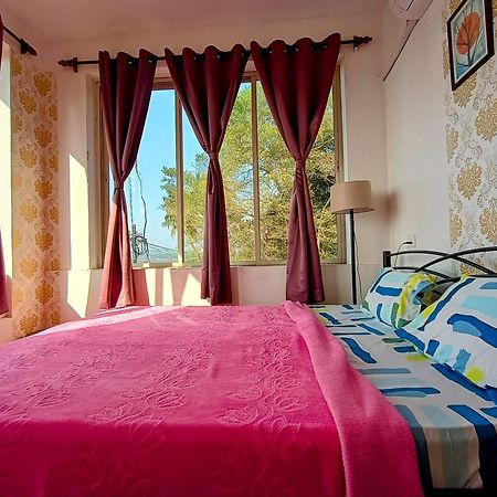 Gs Home On The Bay - Super Sea View Glass Studio Apartment Vagator Exteriör bild