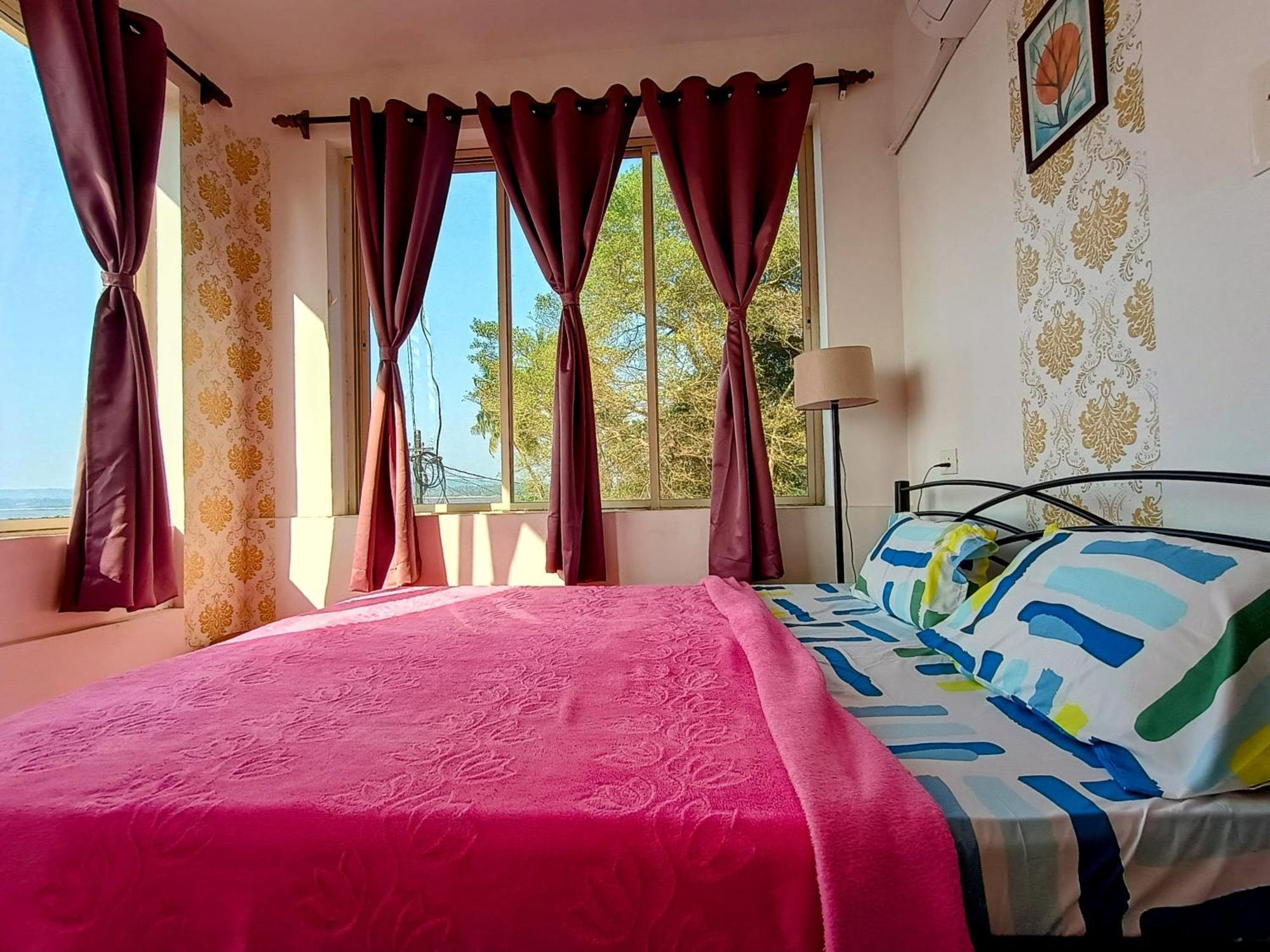 Gs Home On The Bay - Super Sea View Glass Studio Apartment Vagator Exteriör bild